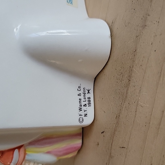 1988 Mrs. Rabbit Beatrix Potter F. Warne Co. Porcelain Picture Frame - Picture 5 of 7